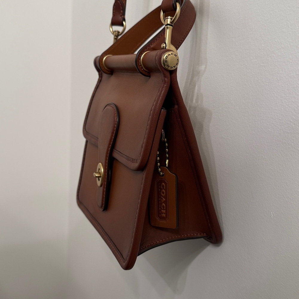 GUC Coach crossbody purse - Picture 3 of 6